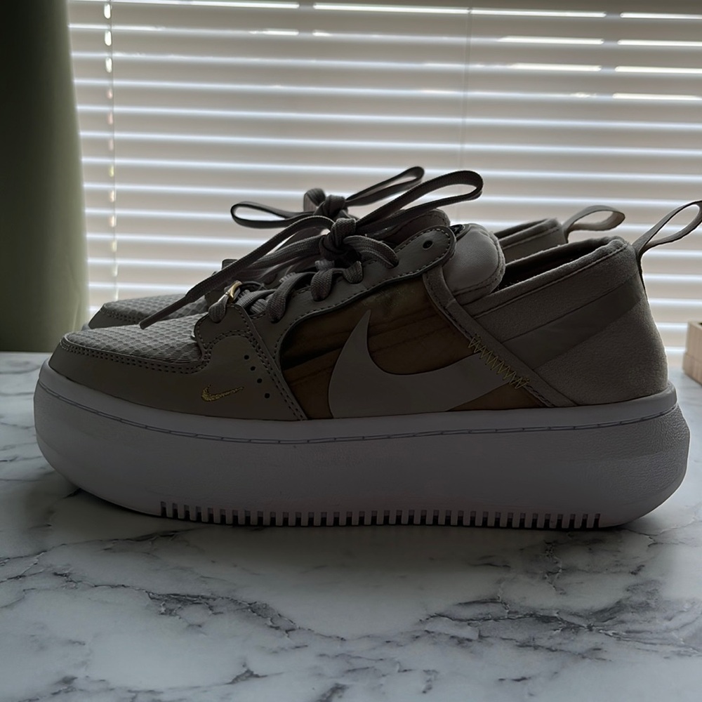 Nike Court Vision Alta